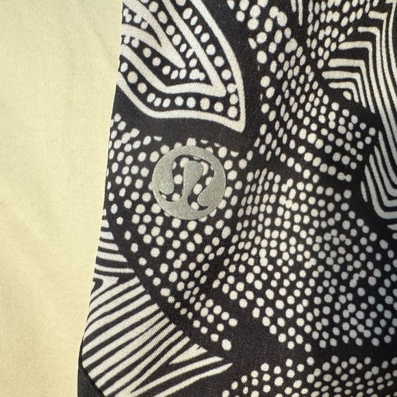 Lululemon Speed Up Low-Rise Short 2.5” - Picture 4 of 4